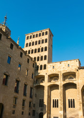 Obraz premium King's Martin Watchtower in King Square. Gothic Quarter in Barcelona, Catalonia, Spain