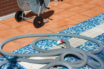 Equipment for swiming pool cleaning and sanitation