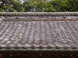 氏神拝殿の屋根