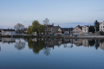 Fototapeta na wymiar L'Yonne à Auxerre