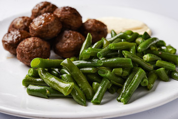 meatballs and green beans 