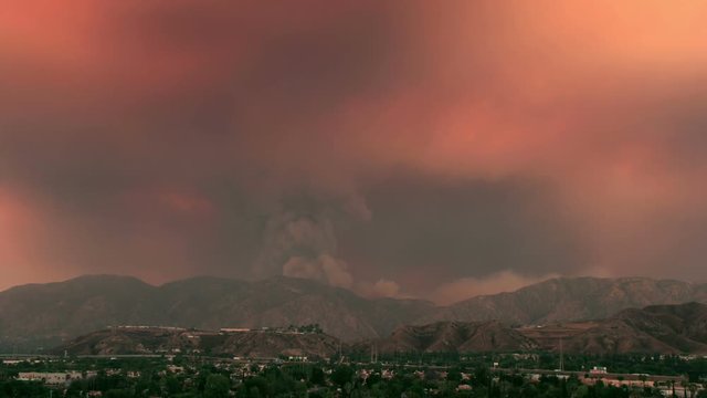 Time lapse of massive Los Angeles wildfire in 2016