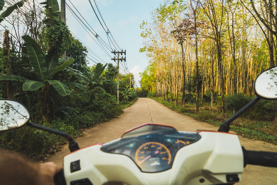 Thailand, motorbike trip through the jungle