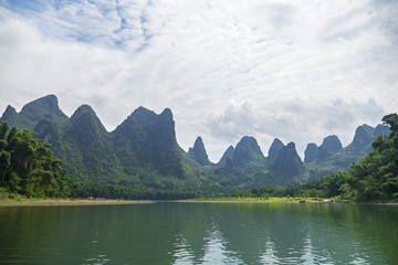 Navigate on Li River, Karst Mountains, Guilin Sugarloaf, XingPing, China