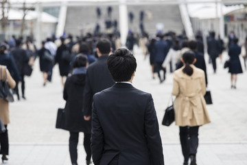 スーツの女性の後ろ姿の風景 Wall Mural Wallpaper Murals Paru スーツの女性の後ろ姿の風景 Wall Mural Wallpaper Murals Paru