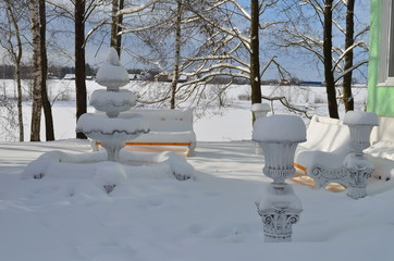The small fountain in the snow