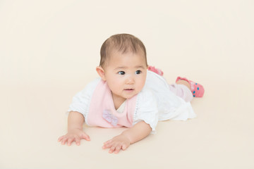 Fototapeta premium 女の子の赤ちゃん