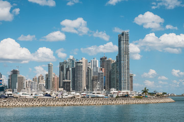 Fototapeta premium yacht boats and skyscraper skyline, Panama City Yachtclub