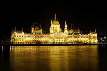 Fototapeta na wymiar Hungarian Parliament building, night view