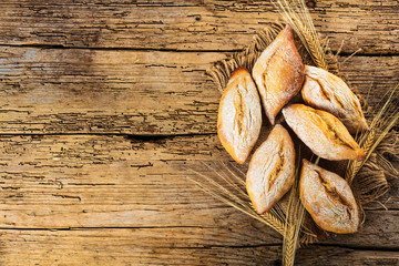 Knusprige brötchen vom Bäcker