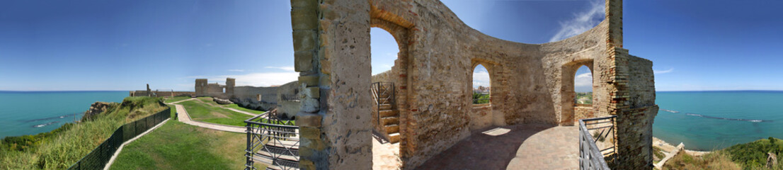 Ortona, castello aragonese dall'interno, panoramica a 360° - obrazy, fototapety, plakaty