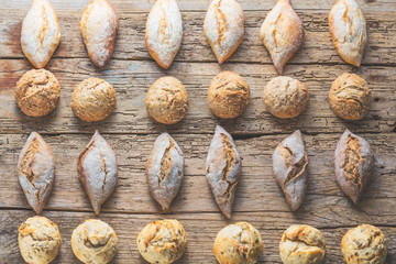 Knusprige brötchen vom Bäcker