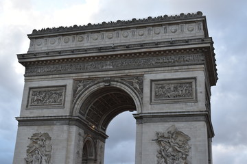 Fototapeta na wymiar Arc du triomphe