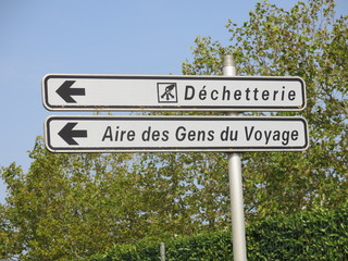PANNEAU DE SIGNALISATION  CHERCHER L ERREUR