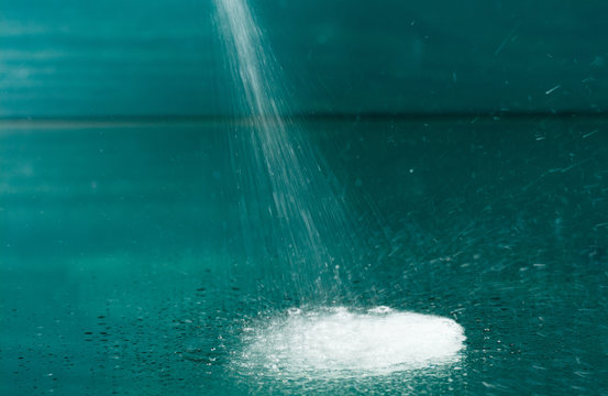 Reinigung Spr&uuml;hflasche Fl&uuml;ssigkeit spr&uuml;hen