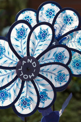 Windr&auml;der im Keukenhof in Holland als Nahaufnahme mit sch&ouml;nen Bokeh