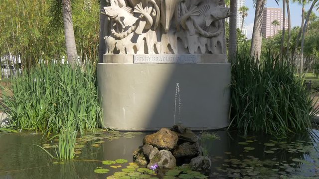 Tilt up of Henry Bradley Plant statue