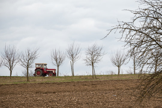 Traktor im l&auml;ndlichen Raum