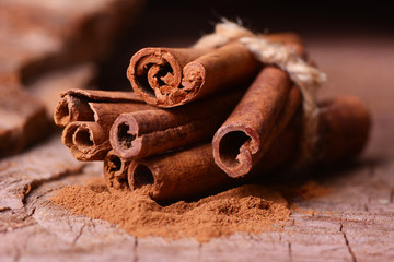 Fresh cinnamon © valeriy555