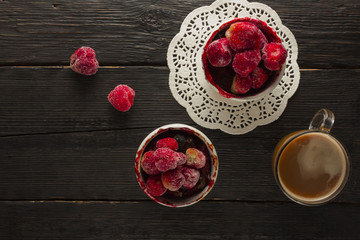 Cheesecake, garnished with berries, mint and peach