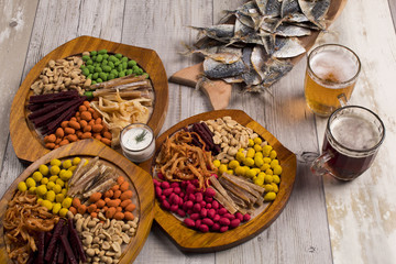 Snack to beer, Delicious to beer, Dried fish to beer, Beer.
