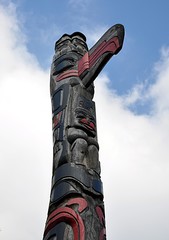 high indian totem