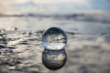 Arte attraverso la sfera di Cristallo
