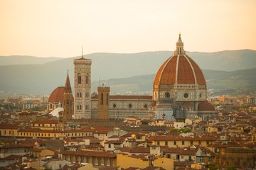 Fototapeta na wymiar イタリア ルネサンスの街フィレンツェの夕景