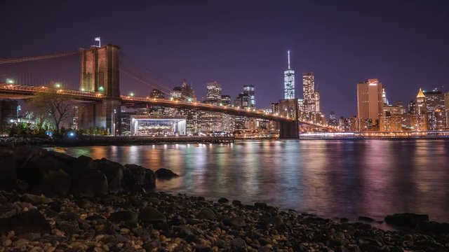Timelapse of Brooklyn Bridge at night