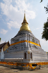 Fototapeta na wymiar Beautiful Wat Phra Kaew Don Tao, Lampang,Thailand.