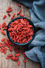 dry red goji berries