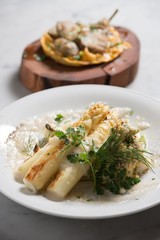 イタリアの白アスパラガスとオムレツ