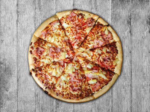 bardzo pyszna pizza hawajska prosto z pieca