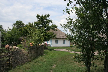 Fototapeta na wymiar Folklore farm of Ukraine. Galushkovka. Tsarichansky area. Dnipropetrovsk region. Traditions and art.