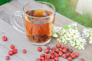 Dried dog rose, rosehips, apples and tea