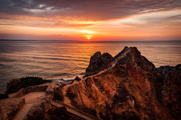 Klifowe wybrzeże Algarve, Ponta da Piedade, Portugalia © Paweł Mielko