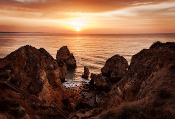 Klifowe wybrzeże Algarve, Ponta da Piedade, Portugalia © Paweł Mielko