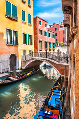Fototapeta na wymiar Scenic canal in Venice, Italy.