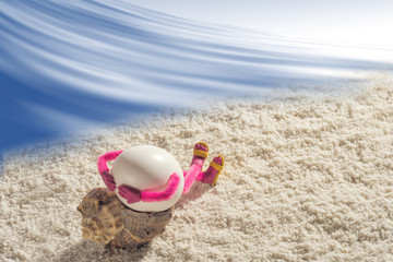 Happy Easter egg on vacation