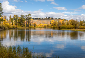 Fototapeta na wymiar Scenic Autumn Landscape Reflection in Wyoming