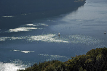 blick vom urwaldsteig auf den edersee