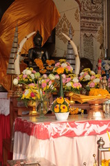 ワット・トライミット（黄金仏寺院）高さ3メートル、全重量5.5トンの金で鋳造されている座像が祀られた