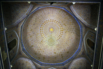 Fototapeta na wymiar Masterpiece of islamic interior, maiolica and mosaic technique, Samarkand, Uzbekistan
