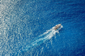 Obraz premium Aerial view of luxury yacht. Dream yacht on the caribbean sea.