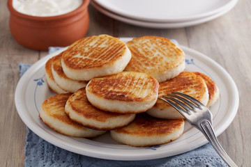 Syrniki, Russian cheese pancakes