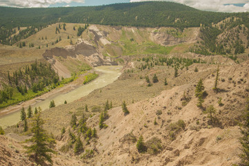 Farwell Canyon- Im Schatten der Coast Mountains hat sich eine bizarre w&uuml;sten&auml;hnliche Landschaft gebildet.
