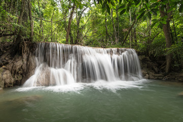 Fototapeta na wymiar Huay-Kamin Waterfall, Kanchanaburi, Thailand