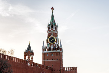 Fototapeta na wymiar Spasskaya tower of the Kremlin in Moscow