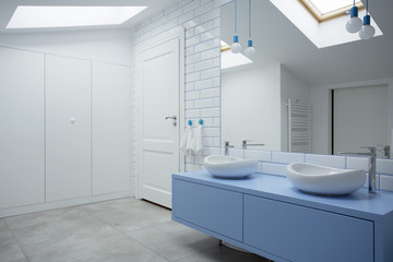 White and blue bathroom interior - obrazy, fototapety, plakaty