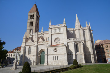 Fototapeta na wymiar La cathédrale Notre-Dame de l'Assomption à Valladolid